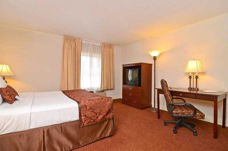 Red Roof Inn & Suites Hazleton Phòng bức ảnh