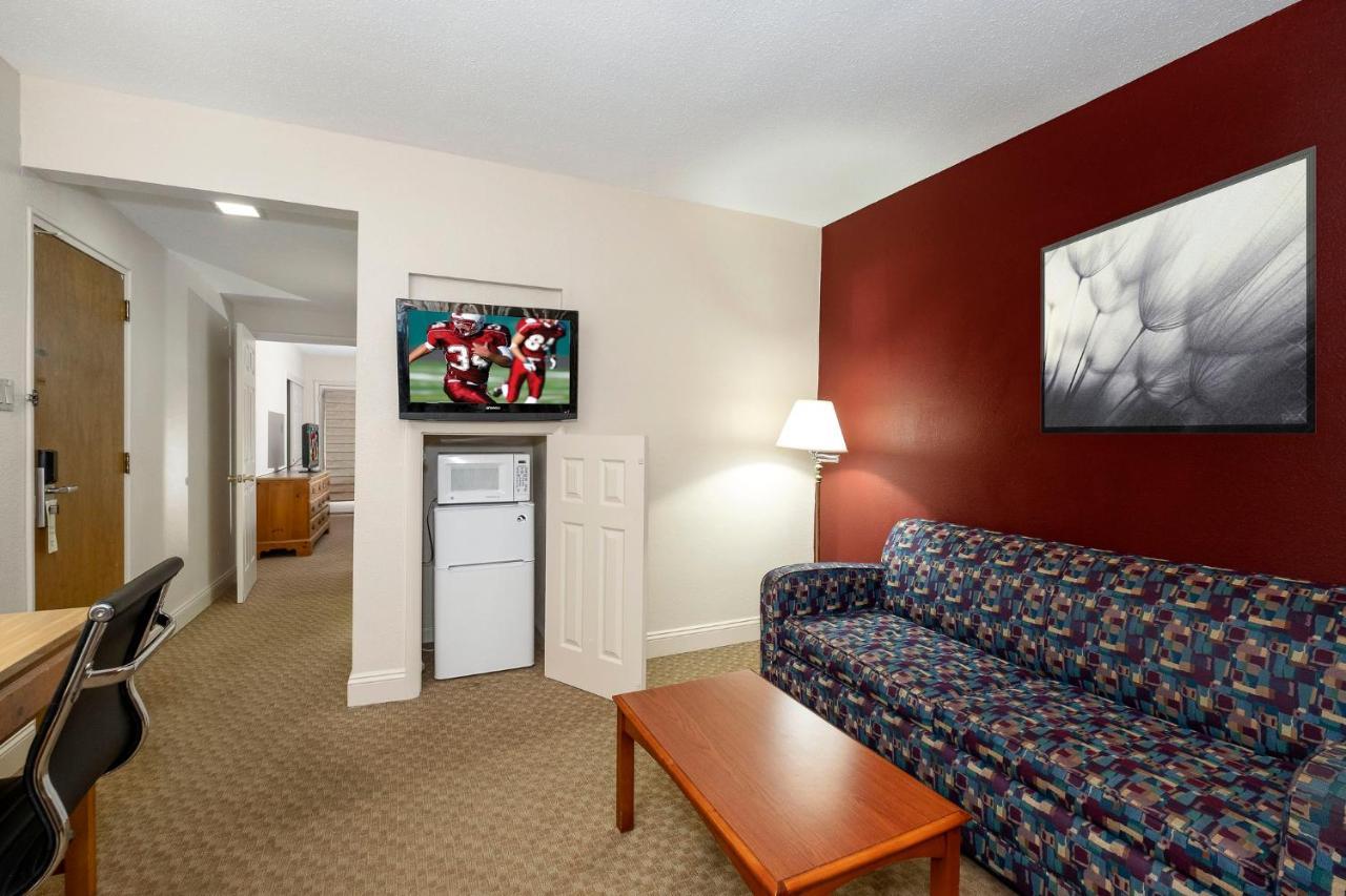 Red Roof Inn & Suites Hazleton Ngoại thất bức ảnh